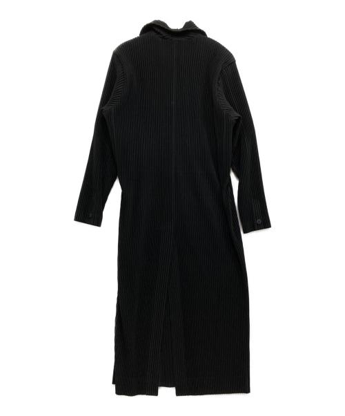 HOMME PLISSE ISSEY MIYAKE（オム プリッセ イッセイ ミヤケ）HOMME PLISSE ISSEY MIYAKE (オム プリッセ イッセイ ミヤケ) TAILORED PLEATS 2/プリーツロングコート ブラック サイズ:３の古着・服飾アイテム