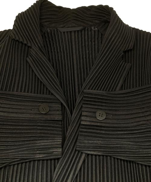 HOMME PLISSE ISSEY MIYAKE（オム プリッセ イッセイ ミヤケ）HOMME PLISSE ISSEY MIYAKE (オム プリッセ イッセイ ミヤケ) TAILORED PLEATS 2/プリーツロングコート ブラック サイズ:３の古着・服飾アイテム