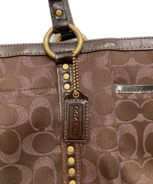COACH（コーチ）COACH (コーチ) シグネチャースタッズトートバッグ ブラウンの古着・服飾アイテム