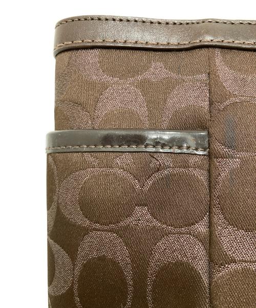 COACH（コーチ）COACH (コーチ) シグネチャースタッズトートバッグ ブラウンの古着・服飾アイテム