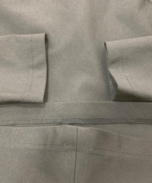 ELLIE（エリー）ELLIE (エリー) デフォルメネックトップス ブラック サイズ:FREEの古着・服飾アイテム