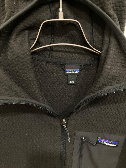 Patagonia（パタゴニア）Patagonia (パタゴニア) R1エアフルジップフーディ ブラック サイズ:Sの古着・服飾アイテム