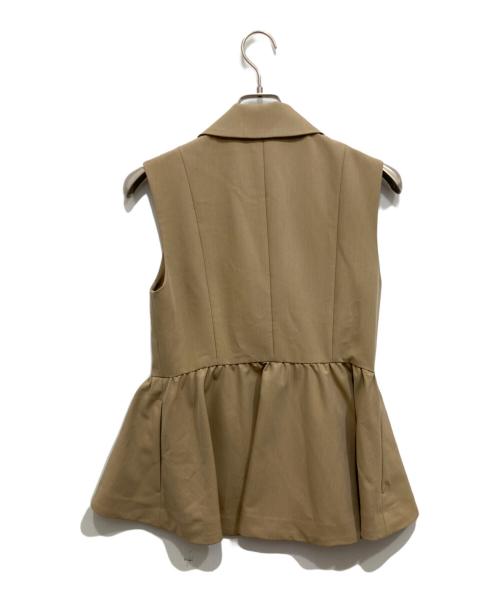 Noela（ノエラ）Noela (ノエラ) ペプラムダブルジレ ベージュ サイズ:S 未使用品の古着・服飾アイテム