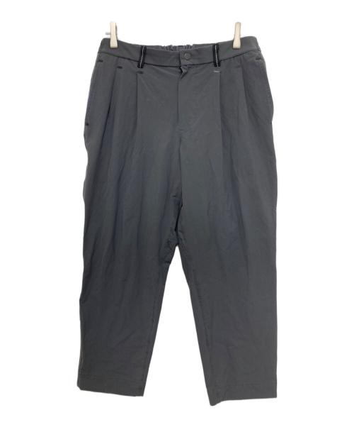 and wander（アンドワンダー）and wander (アンドワンダー) plain tapered stretch pants/タックナイロンパンツ グレー サイズ:4の古着・服飾アイテム