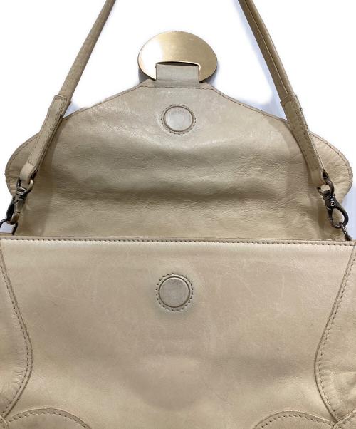 Chloe（クロエ）Chloe (クロエ) ロゴプレートレザーワンショルダーバッグ アイボリーの古着・服飾アイテム