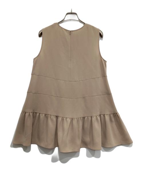 M-PREMIER（エムプルミエ）M-PREMIER (エムプルミエ) コンパクトペプラムブラウス ベージュ サイズ:38の古着・服飾アイテム
