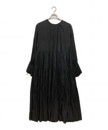 Loungedress（ラウンジドレス）の古着「サテンティアードワンピース」｜ブラック