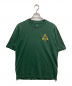 PALACE×Harrodsパレス×ハロッズ）の古着「TRI-SPHINX-T-SHIRT/プリントTシャツ」｜グリーン