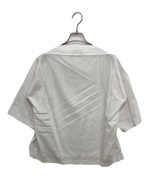 132 5. ISSEY MIYAKE（132 5. イッセイ ミヤケ）132 5. ISSEY MIYAKE (132 5. イッセイ ミヤケ) ポリバイアスプリーツトップス/半袖ブラウス ホワイト サイズ:2の古着・服飾アイテム