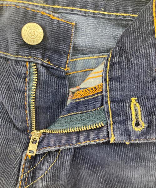 TRUE RELIGION（トゥルー レリジョン）TRUE RELIGION (トゥルー レリジョン) JOEY コーデュロイフレアパンツ ネイビー サイズ:SIZE 76cm (W30)の古着・服飾アイテム