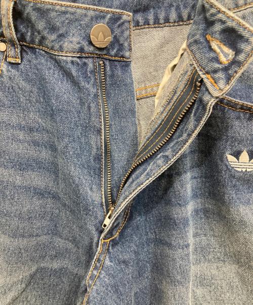 adidas（アディダス）adidas (アディダス) ルーズデニムディストレストパンツ インディゴ サイズ:W26×L30の古着・服飾アイテム