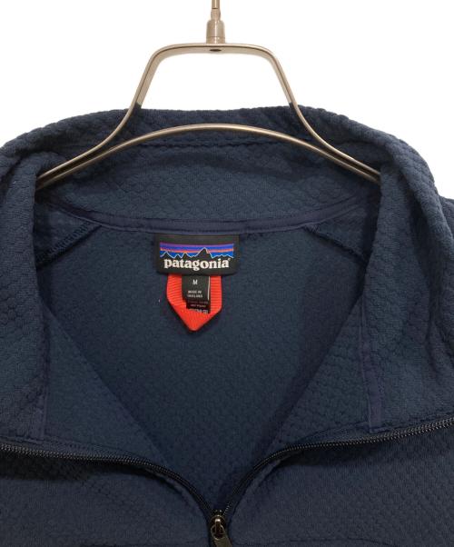Patagonia（パタゴニア）Patagonia (パタゴニア) TEXTUED FLEECE VEST ネイビー サイズ:Mの古着・服飾アイテム