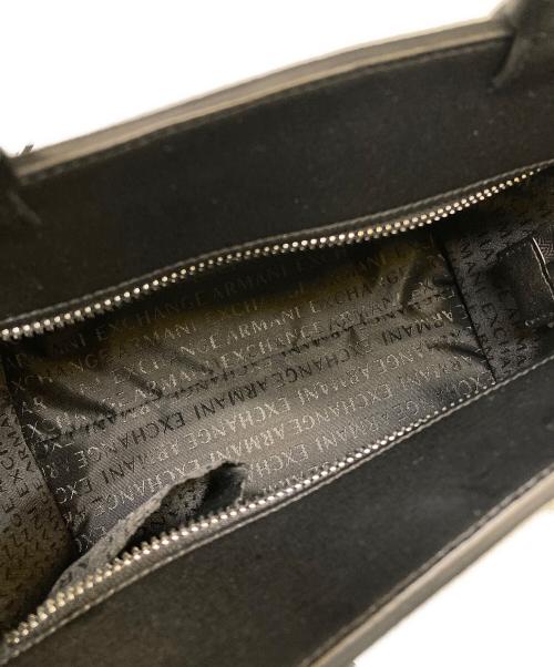 ARMANI EXCHANGE（アルマーニ エクスチェンジ）ARMANI EXCHANGE (アルマーニ エクスチェンジ) BOXロゴバックルミニハンドバッグ ブラックの古着・服飾アイテム