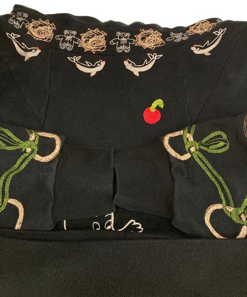 BERNHARD WILLHELM（ベルンハルト ウィルヘルム）BERNHARD WILLHELM (ベルンハルト ウィルヘルム) 刺繍ハイネックプルオーバーパーカー ブラック サイズ:Sの古着・服飾アイテム