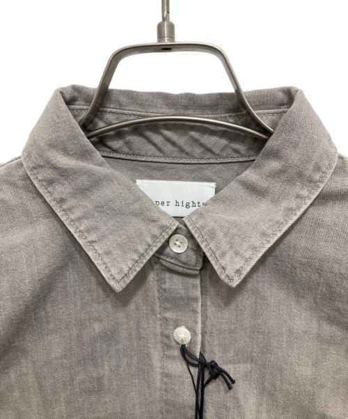 upper hights（アッパーハイツ）upper hights (アッパーハイツ) THE ELINE GREGE/デニムシャツ グレー サイズ:1 未使用品の古着・服飾アイテム