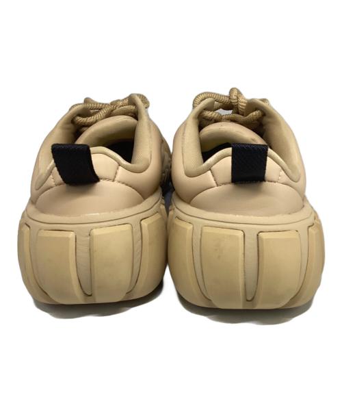 Onitsuka Tiger（オニツカタイガー）Onitsuka Tiger (オニツカタイガー) DENTIGRE PUFF/ローカットスニーカー ベージュ サイズ:24.5cmの古着・服飾アイテム