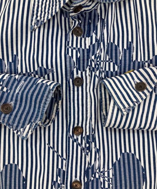 Vivienne Westwood ANGLOMANIA（ヴィヴィアンウエストウッドアングロマニア）VIVIENNE WESTWOOD ANGLOMANIA (ヴィヴィアンウエストウッドアングロマニア) CHAOS SHIRT/ジャガード総柄ストライプロングシャツ ホワイト×ブルー サイズ:Mの古着・服飾アイテム