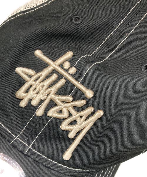 stussy（ステューシー）stussy (ステューシー) New Era (ニューエラ) 9Twenty Basic Trucker/メッシュキャップ ブラックの古着・服飾アイテム