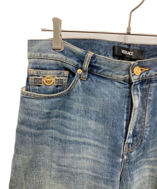 VERSACE（ヴェルサーチ）VERSACE (ヴェルサーチ) Made in Japan Baggy Twisted Denim Jeans/ユーズド加工デニムパンツ インディゴ サイズ:32の古着・服飾アイテム