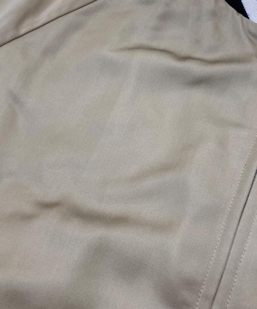 MARC JACOBS（マークジェイコブス）MARC JACOBS (マークジェイコブス) ボーダートリム ボンバージャケット/スカジャン ベージュ サイズ:SIZE50の古着・服飾アイテム