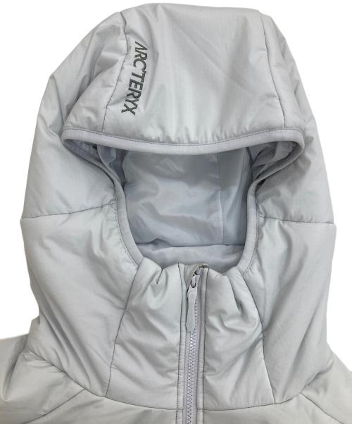 ARC'TERYX（アークテリクス）ARC'TERYX (アークテリクス) ATOM SV HOODY M ホワイト サイズ:Lの古着・服飾アイテム