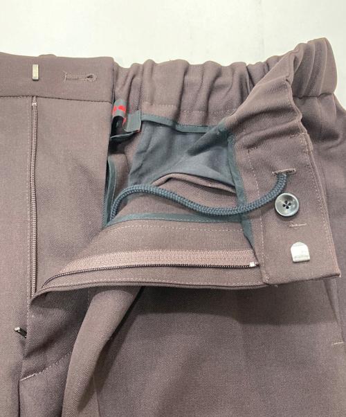 CABAN（キャバン）CABaN (キャバン) ウールギャバジン 1タックテーパードパンツ ブラウン サイズ:Mの古着・服飾アイテム