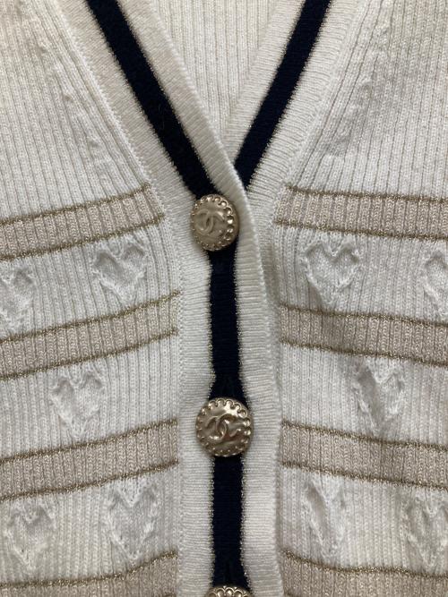 CHANEL（シャネル）CHANEL (シャネル) ココマークボタンハートボーダーカーディガン ホワイト サイズ:40の古着・服飾アイテム