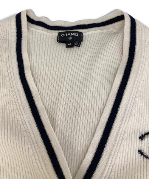 CHANEL（シャネル）CHANEL (シャネル) ココマークボタンハートボーダーカーディガン ホワイト サイズ:40の古着・服飾アイテム