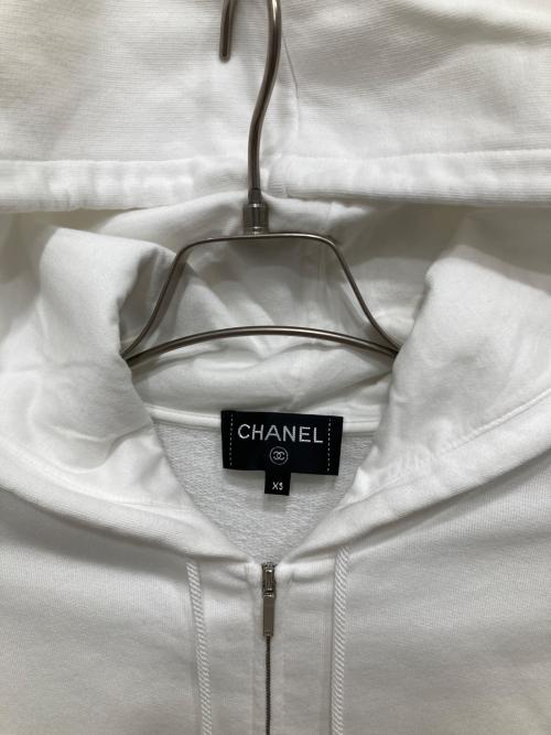 CHANEL（シャネル）CHANEL (シャネル) ココマークスパンコールグラフィティジップパーカー ホワイト サイズ:XSの古着・服飾アイテム