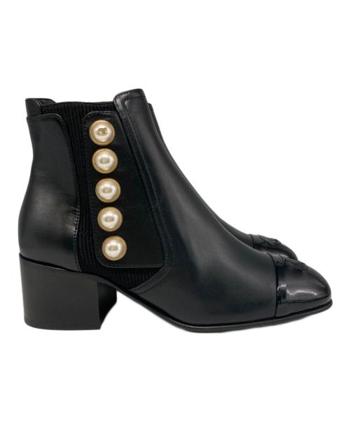 CHANEL（シャネル）CHANEL (シャネル) イミテーションパールサイドゴアブーツ ブラック サイズ:37Cの古着・服飾アイテム