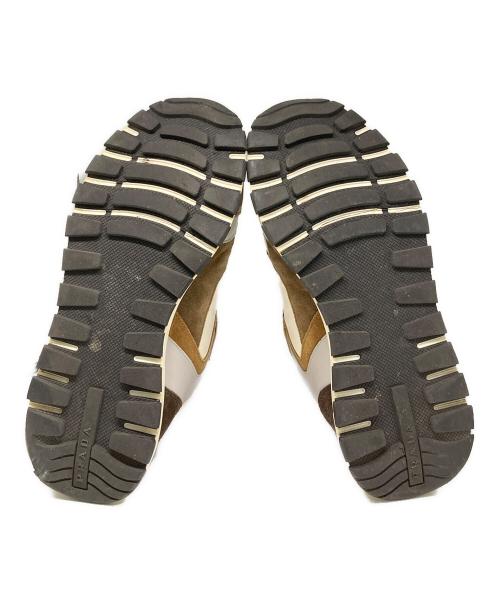 PRADA（プラダ）PRADA (プラダ) スニーカー ホワイト サイズ:8　1/2の古着・服飾アイテム