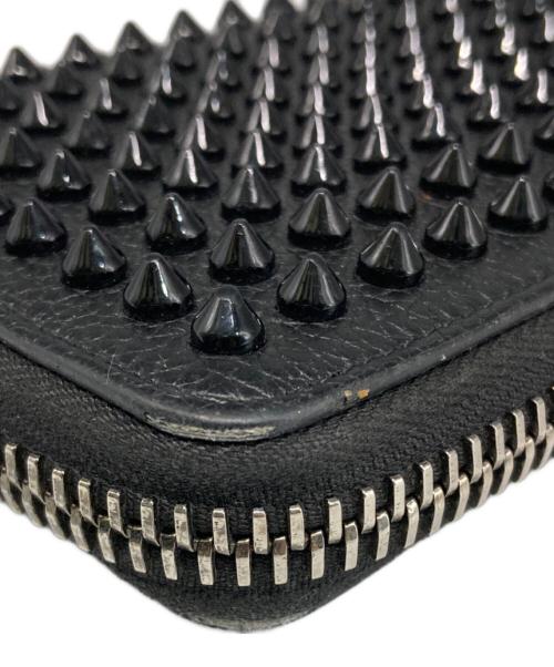 Christian Louboutin（クリスチャン・ルブタン）Christian Louboutin (クリスチャン・ルブタン) Panettone Wallet/ラウンドファスナースタッズ長財布 ブラックの古着・服飾アイテム