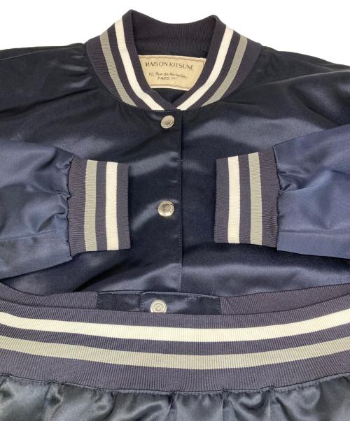 maison kitsune（メゾンキツネ）MAISON KITSUNE (メゾンキツネ) バックロゴ サテン テディブルゾン ネイビー サイズ:Sの古着・服飾アイテム