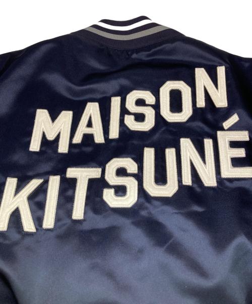 maison kitsune（メゾンキツネ）MAISON KITSUNE (メゾンキツネ) バックロゴ サテン テディブルゾン ネイビー サイズ:Sの古着・服飾アイテム