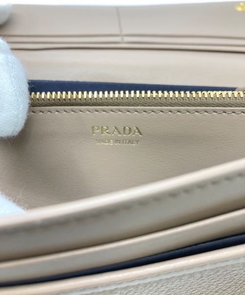 PRADA（プラダ）PRADA (プラダ) パスケース付ロングウォレット ベージュの古着・服飾アイテム