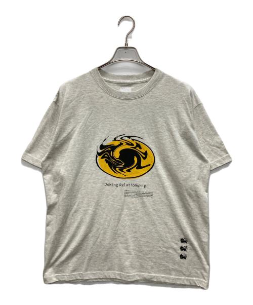 SASQUATCHfabrix.（サスクワッチファブリックス）SASQUATCHfabrix. (サスクワッチファブリックス) B2B Prints Track 03-04 Re : Dokkoi グレー サイズ:SIZE XLの古着・服飾アイテム