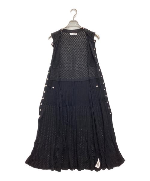 Sandro（サンドロ）Sandro (サンドロ) ボタンディテールノースリーブワンピース ブラック サイズ:SIZE Sの古着・服飾アイテム