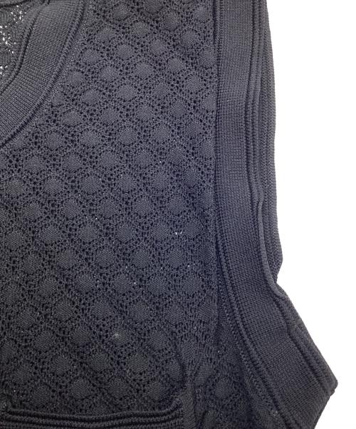 Sandro（サンドロ）Sandro (サンドロ) ボタンディテールノースリーブワンピース ブラック サイズ:SIZE Sの古着・服飾アイテム