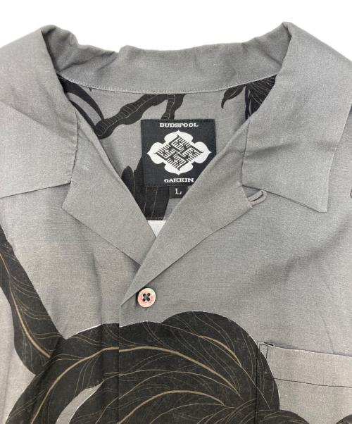 Gakkin（ガッキン）GAKKIN (ガッキン) BUDSPOOL (バッズプール) 軍鶏アロハシャツ グレー サイズ:SIZE Ｌの古着・服飾アイテム