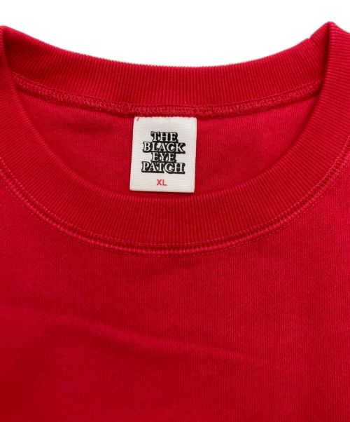 THE BLACK EYE PATCH（ブラックアイパッチ）THE BLACK EYE PATCH (ブラックアイパッチ) センター刺繍ロゴクルーネックスウェット レッド サイズ:SIZE XLの古着・服飾アイテム