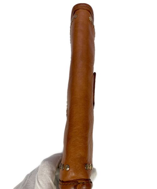 campomaggi（カンポマッジ）campomaggi (カンポマッジ) スタッズラウンドジップウォレット ベージュの古着・服飾アイテム