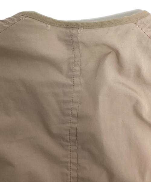 DRIES VAN NOTEN（ドリスヴァンノッテン）DRIES VAN NOTEN (ドリスヴァンノッテン) ノーカラージャケット ベージュ サイズ:SIZE 38の古着・服飾アイテム