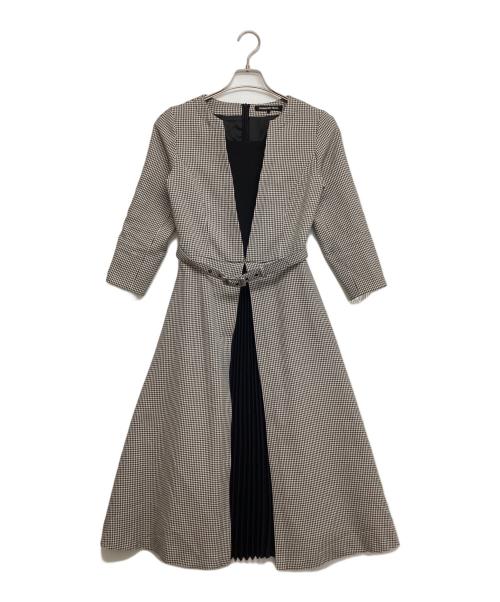 STRAWBERRY FIELDS（ストロベリーフィールズ）STRAWBERRY FIELDS (ストロベリーフィールズ) センタープリーツワンピース ホワイト サイズ:記載なしの古着・服飾アイテム