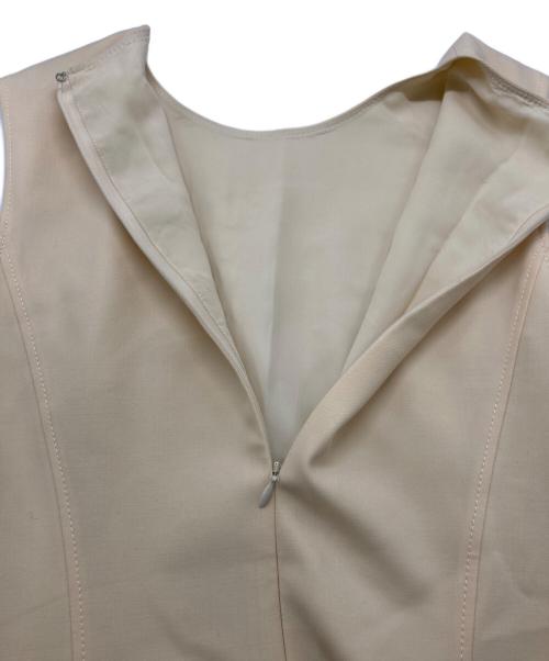ADEAM（アディアム）ADEAM (アディアム) ノースリーブフレアワンピース アイボリーの古着・服飾アイテム