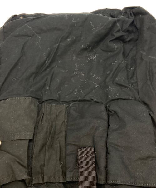EASTPAK（イーストパック）EASTPAK (イーストパック) RAF SIMONS (ラフシモンズ) 中綿ショルダーバック ブラックの古着・服飾アイテム