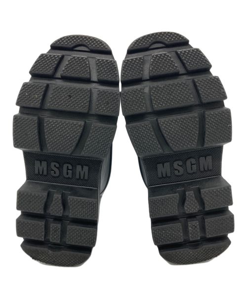 MSGM（エムエスジーエム）MSGM (エムエスジーエム) ロゴエンボスアンクルブーツ ブラック サイズ:SIZE 36の古着・服飾アイテム
