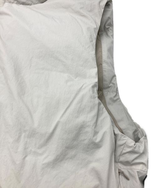 STUDIO NICHOLSON（スタジオ ニコルソン）STUDIO NICHOLSON (スタジオ ニコルソン) MIRO INJECTION DOWN PADDED VEST グレー サイズ:SIZE Mの古着・服飾アイテム
