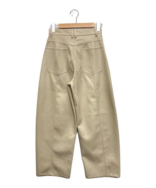 allureville（アルアバイル）allureville (アルアバイル) フェイクレザーフロントシームパンツ ベージュ サイズ:SIZE 1の古着・服飾アイテム
