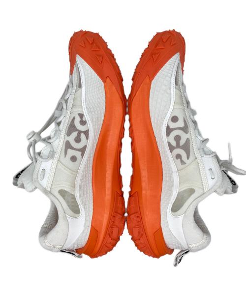 NIKE ACG（ナイキエーシージー）NIKE ACG (ナイキエージーシー) マウンテン フライ 2 ロー ホワイト×オレンジ サイズ:28の古着・服飾アイテム
