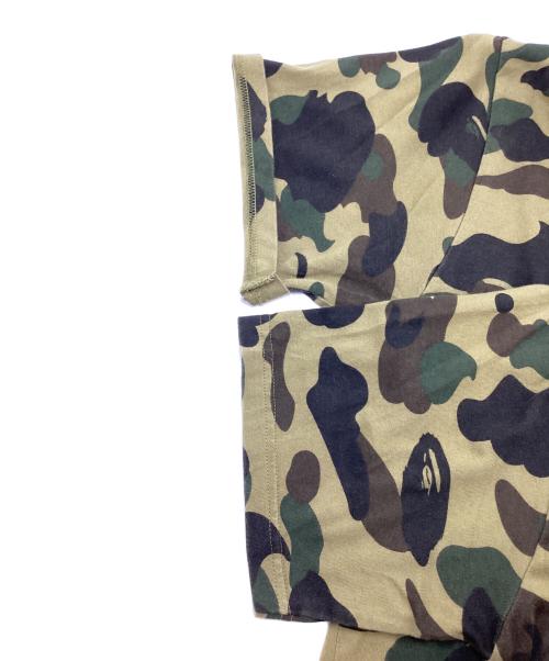 A BATHING APE（ア ベイシング エイプ）A BATHING APE (ア ベイシング エイプ) 1st camo カレッジロゴTシャツ カーキ サイズ:Lの古着・服飾アイテム